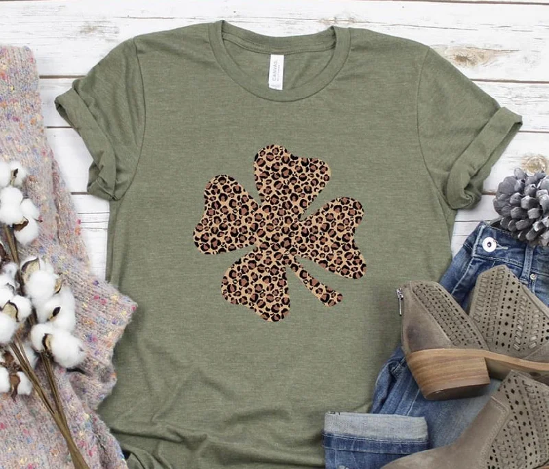 Natural leopard clover tee