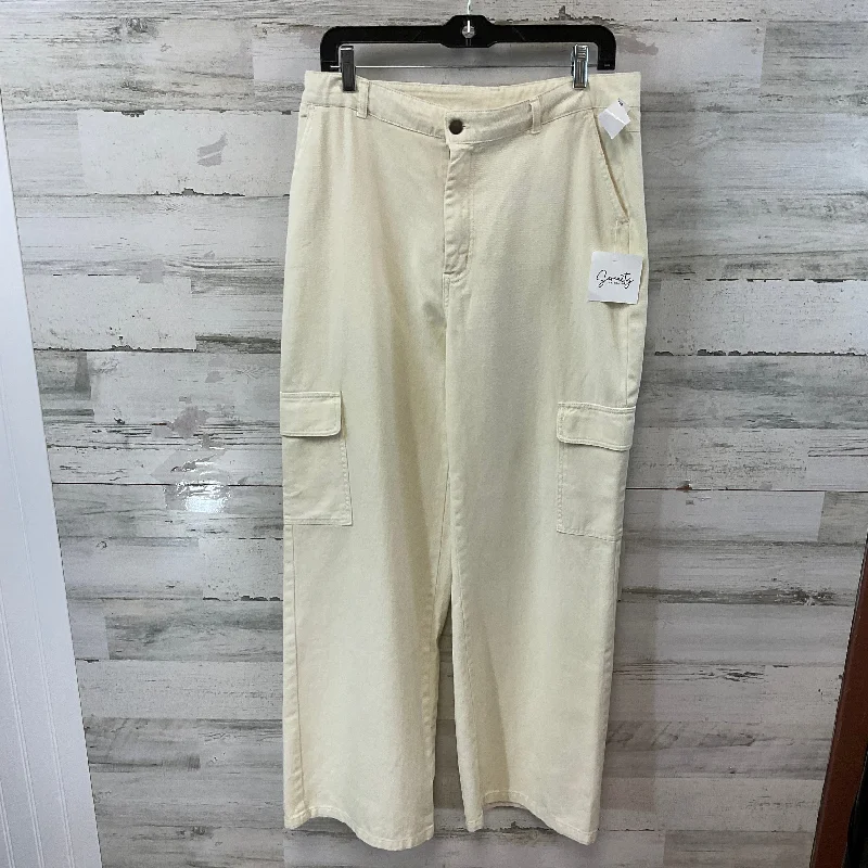 Pants Cargo & Utility By Double Zero In Cream, Size: L